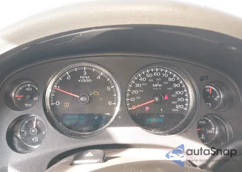 2011 Chevrolet Tahoe Ls z USA, uszkodzony, nr VIN 1GNSKAE03BR239033